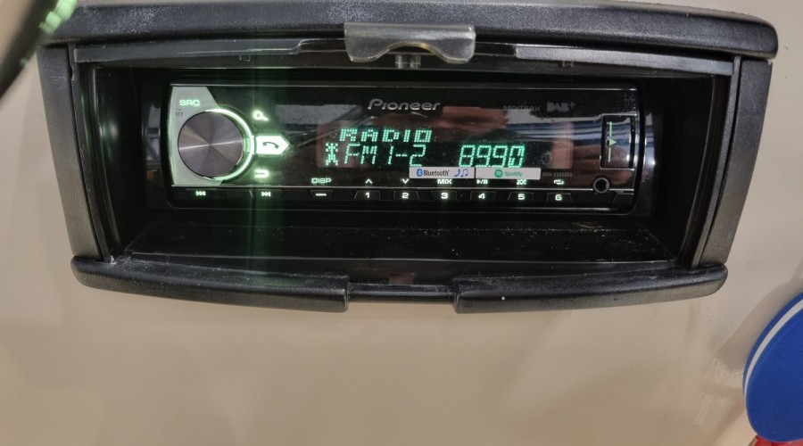 Rascala FM 15 met 40pk 4-takt EFI en trailer (z&eacute;&eacute;r netjes!)